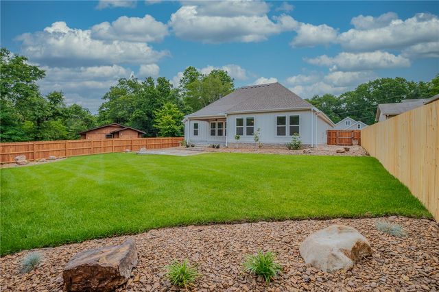 9 Clevedon Circle, Bella Vista, AR 72715