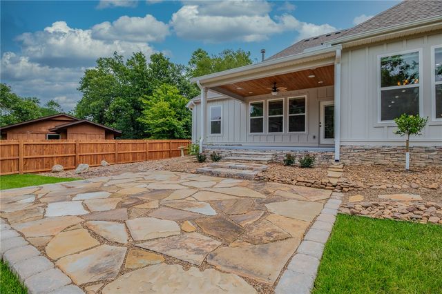 9 Clevedon Circle, Bella Vista, AR 72715