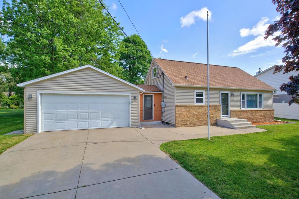 1231 COOK AVENUE, Wisconsin Rapids, WI 54494