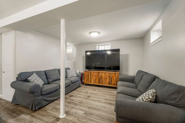 33 Sumner St, Norwood, MA 02062