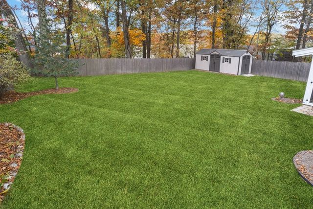 33 Sumner St, Norwood, MA 02062