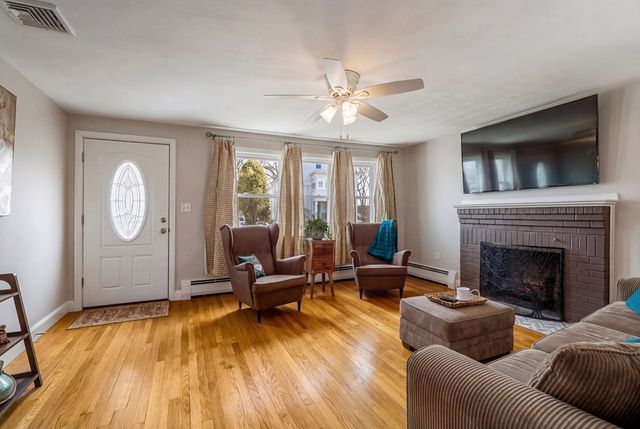 33 Sumner St, Norwood, MA 02062