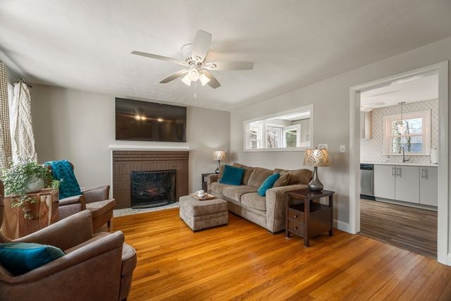 33 Sumner St, Norwood, MA 02062