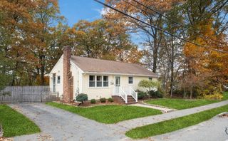 33 Sumner St, Norwood, MA 02062