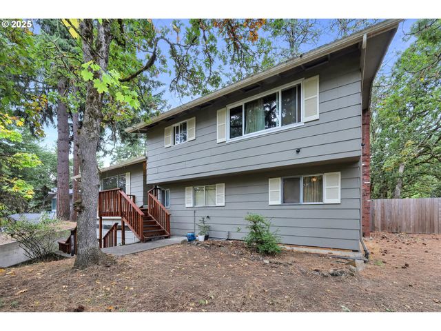 910 E 43RD Ave, Eugene, OR 97405