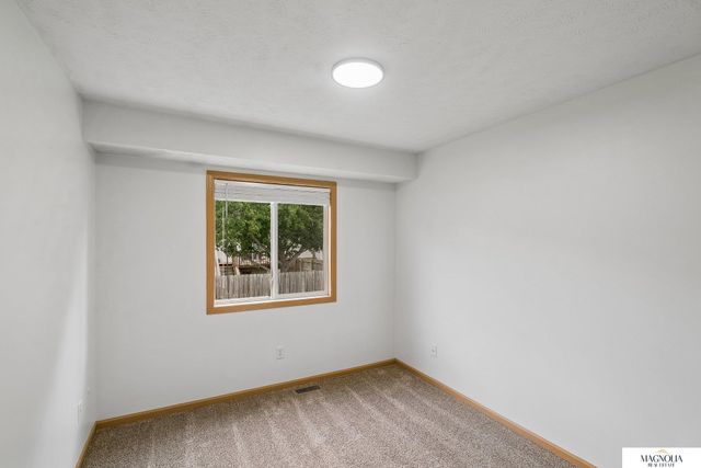 7040 whitewater Lane, Lincoln, NE 68521