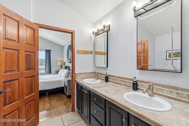 4037 E Via Del Vireo, Tucson, AZ 85718