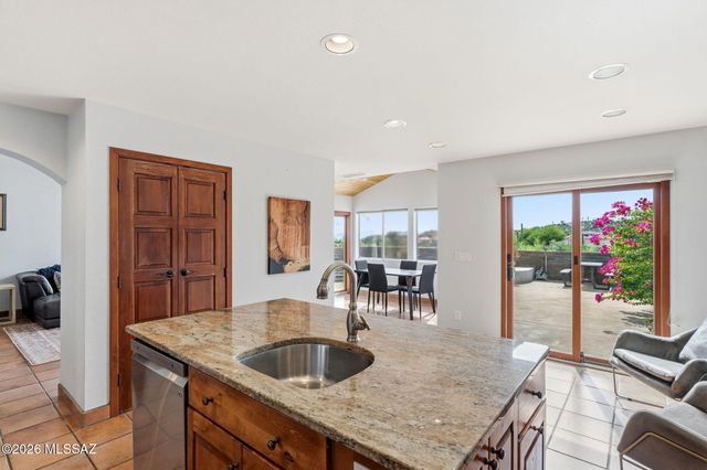 4037 E Via Del Vireo, Tucson, AZ 85718