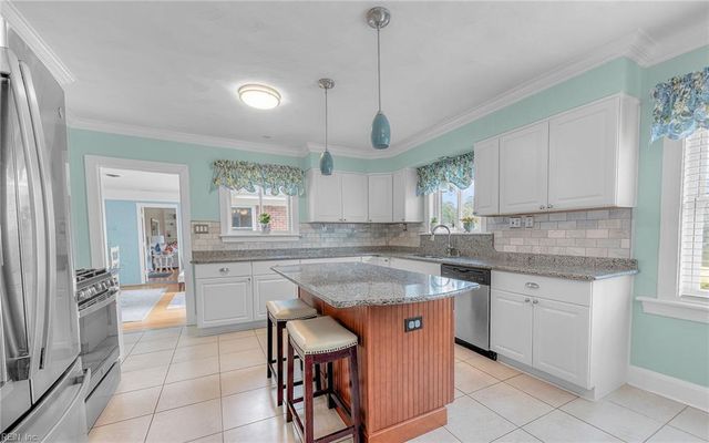 5220 Lake CIR, Portsmouth, VA 23703