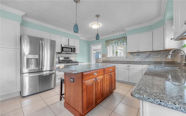 5220 Lake CIR, Portsmouth, VA 23703