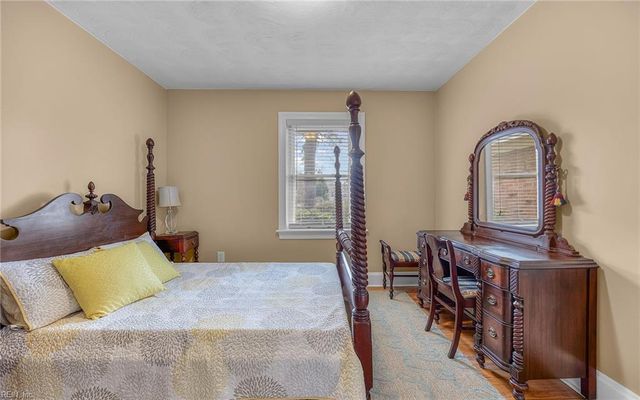 5220 Lake CIR, Portsmouth, VA 23703