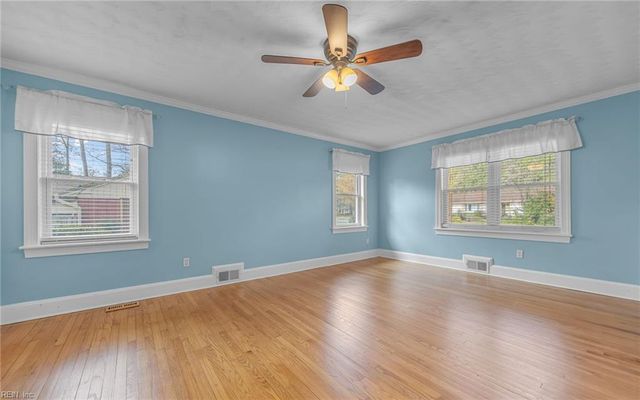 5220 Lake CIR, Portsmouth, VA 23703