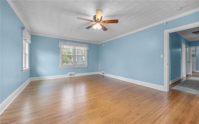 5220 Lake CIR, Portsmouth, VA 23703