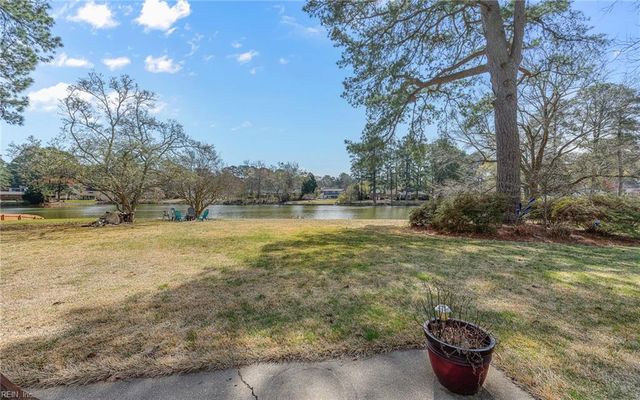 5220 Lake CIR, Portsmouth, VA 23703