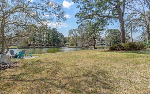 5220 Lake CIR, Portsmouth, VA 23703