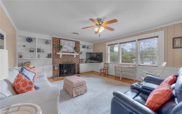 5220 Lake CIR, Portsmouth, VA 23703