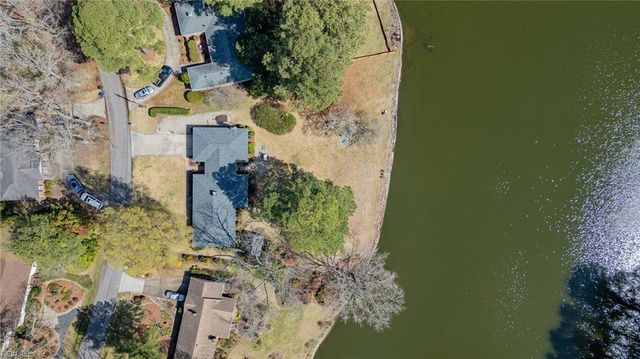 5220 Lake CIR, Portsmouth, VA 23703