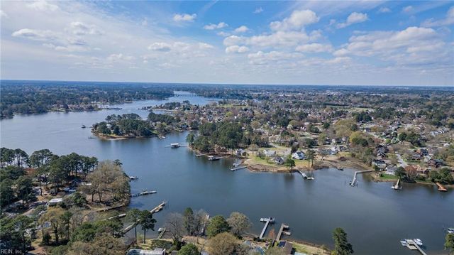 5220 Lake CIR, Portsmouth, VA 23703