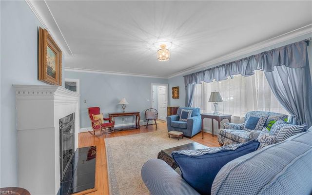 5220 Lake CIR, Portsmouth, VA 23703