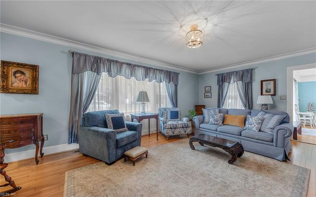 5220 Lake CIR, Portsmouth, VA 23703