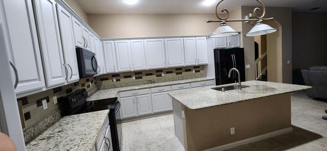 21 Country Lake Cir, Boynton Beach, FL 33436