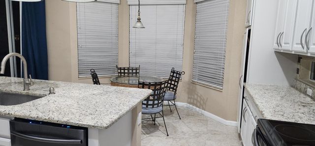 21 Country Lake Cir, Boynton Beach, FL 33436