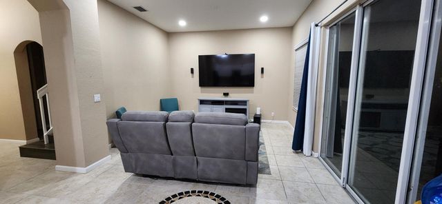 21 Country Lake Cir, Boynton Beach, FL 33436