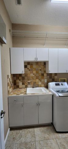 21 Country Lake Cir, Boynton Beach, FL 33436