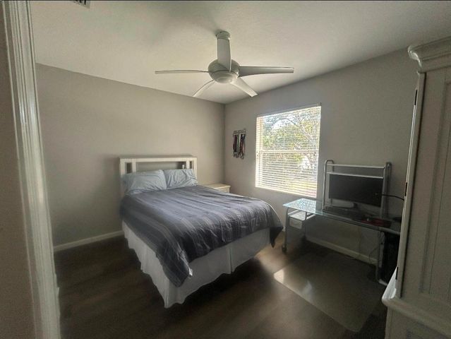 21 Country Lake Cir, Boynton Beach, FL 33436