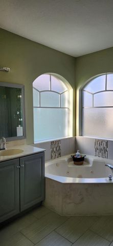 21 Country Lake Cir, Boynton Beach, FL 33436