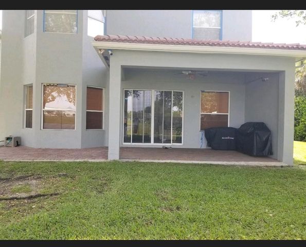 21 Country Lake Cir, Boynton Beach, FL 33436