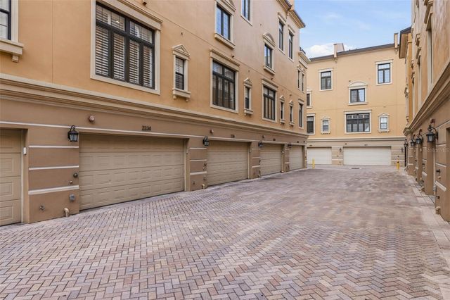 2234 SOHO BAY CT, Tampa, FL 33606