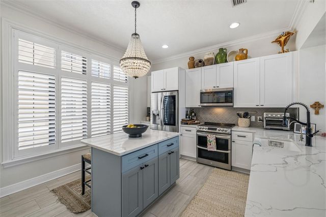 2234 SOHO BAY CT, Tampa, FL 33606