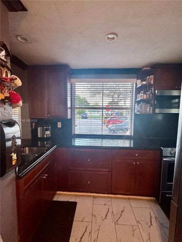 19550 SW 103rd Court 5, Cutler Bay, FL 33157