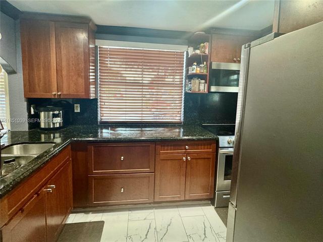 19550 SW 103rd Court 5, Cutler Bay, FL 33157
