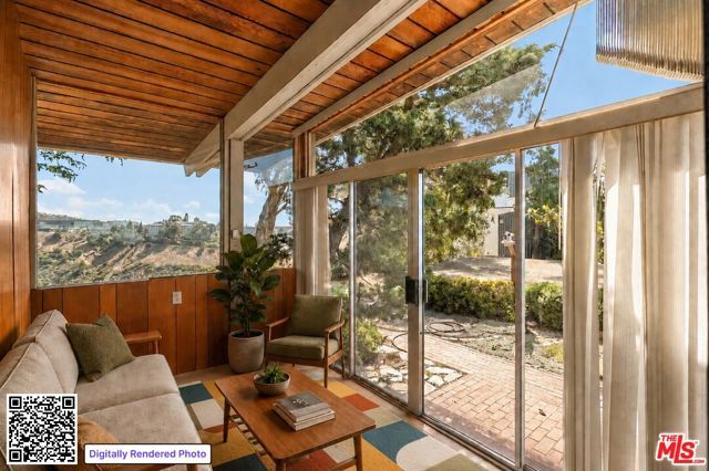 1500 N Tigertail Road, Los Angeles, CA 90049