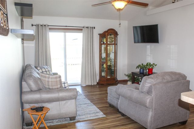 1335 Crescent View NE, Cedar Rapids, IA 52402