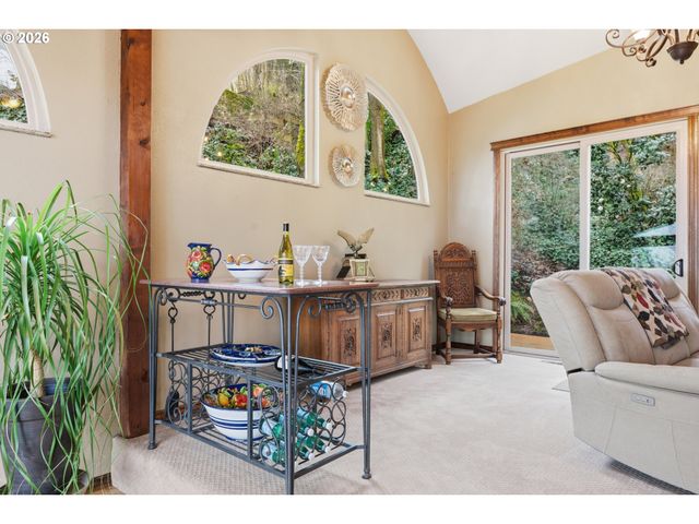 6521 S CORBETT Ave, Portland, OR 97239