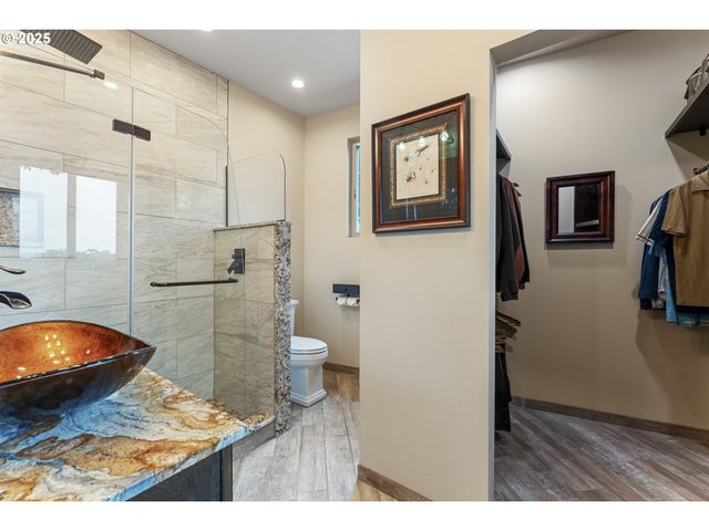 6521 S CORBETT Ave, Portland, OR 97239