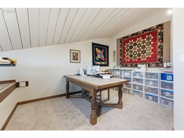 6521 S CORBETT Ave, Portland, OR 97239