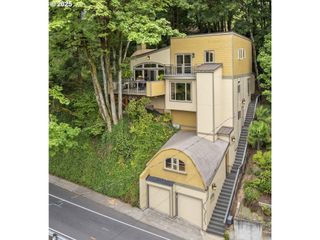 6521 S CORBETT Ave, Portland, OR 97239