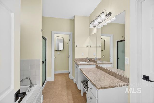 815 NW Valley View Drive, Pullman, WA 99163