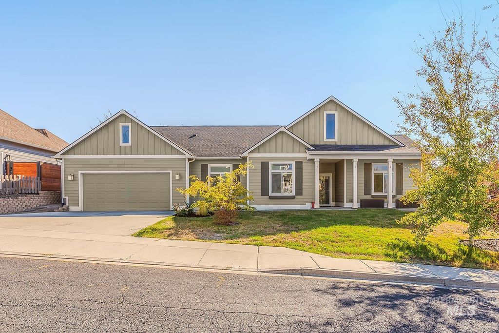 815 NW Valley View Drive, Pullman, WA 99163