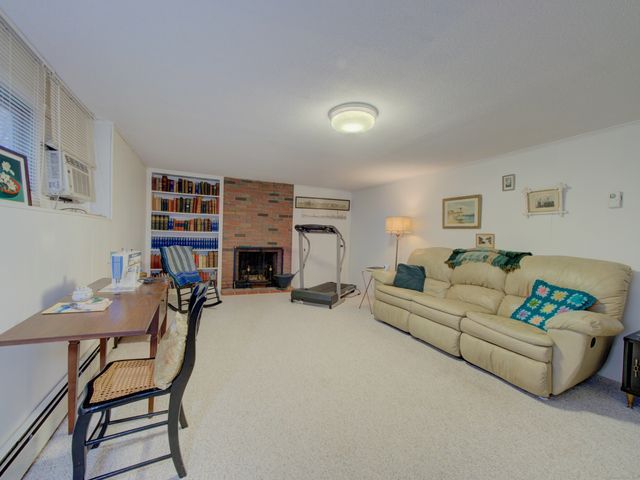 67 Mulberry Road, Mansfield, CT 06250