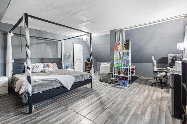 2932 S 10th STREET, Milwaukee, WI 53215