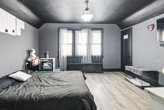 2932 S 10th STREET, Milwaukee, WI 53215