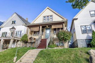 2932 S 10th STREET, Milwaukee, WI 53215