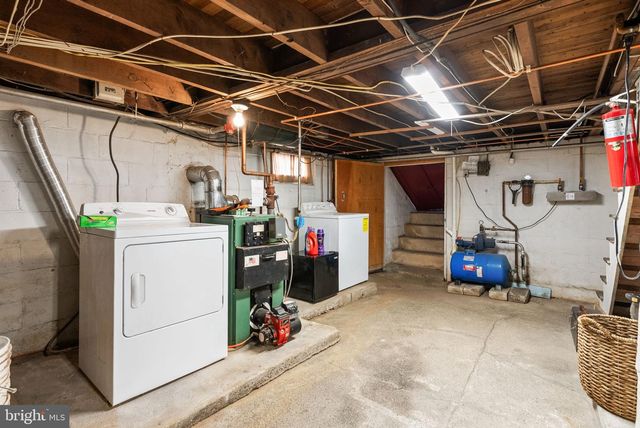 1044 MAGAZINE RD, Green Lane, PA 18054