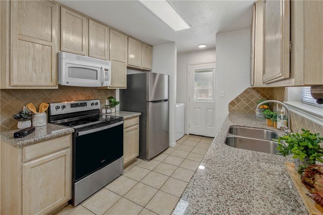 1128-1136 Gridiron Drive, College Station, TX 77840