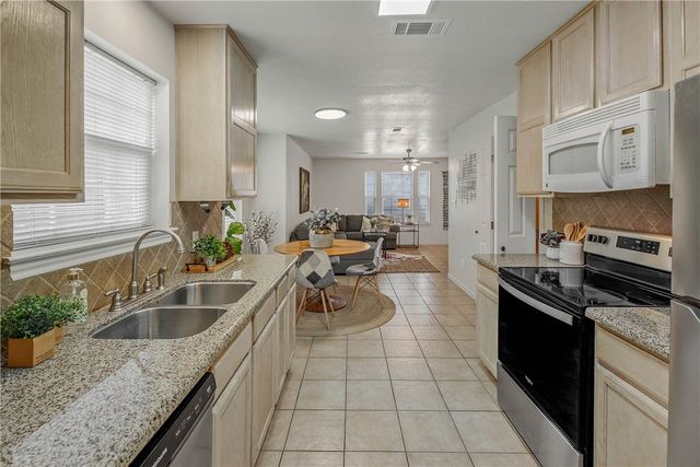 1128-1136 Gridiron Drive, College Station, TX 77840